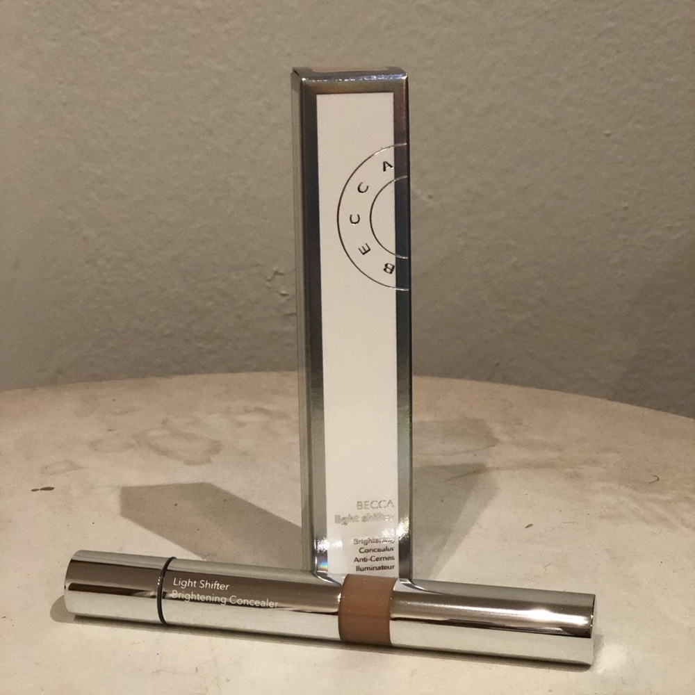 🆕🌟BECCA Light Shifter Concealer- Metamorphic 4